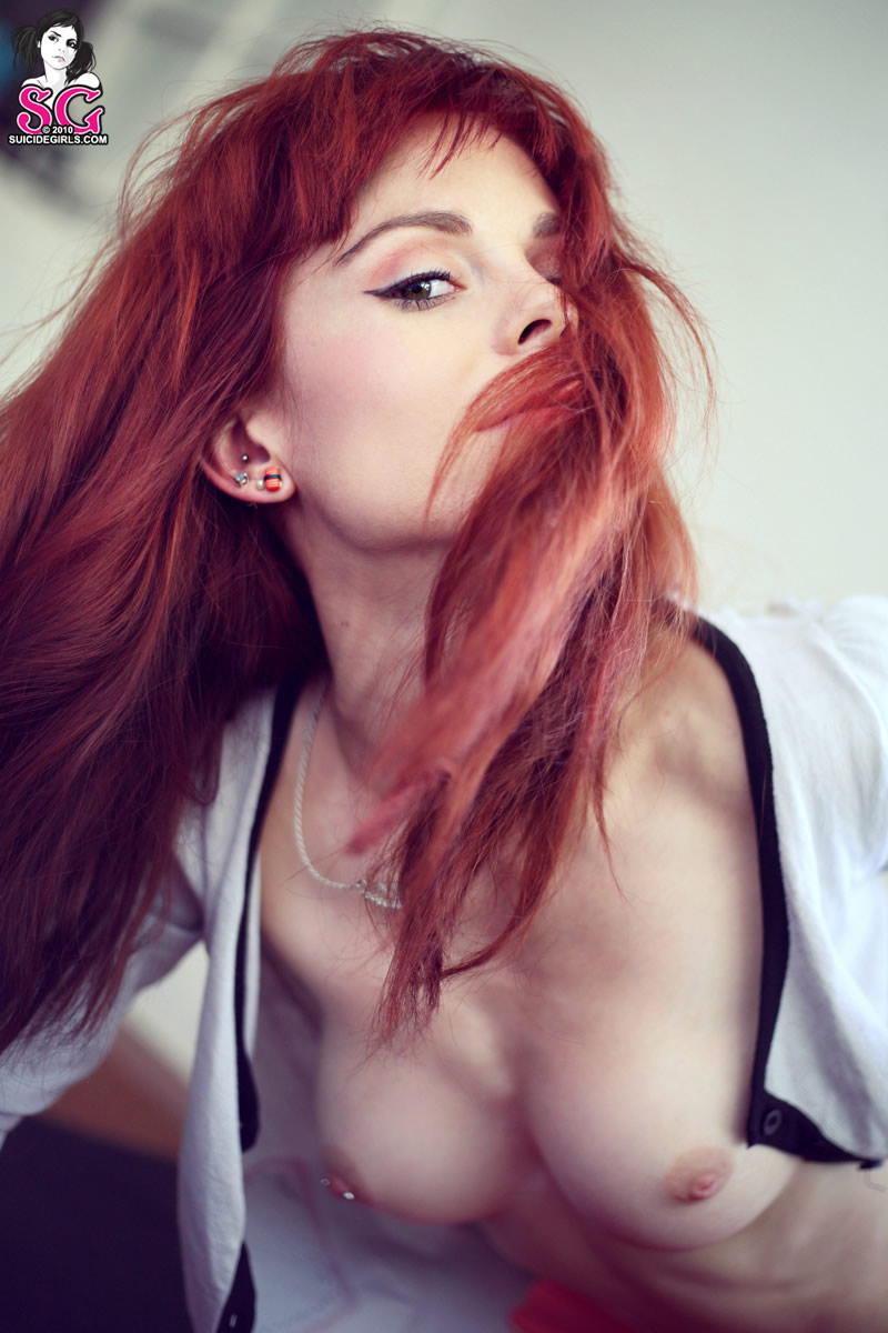 lumo-redhead-skinny-fit-body-naked-suicidegirls-10