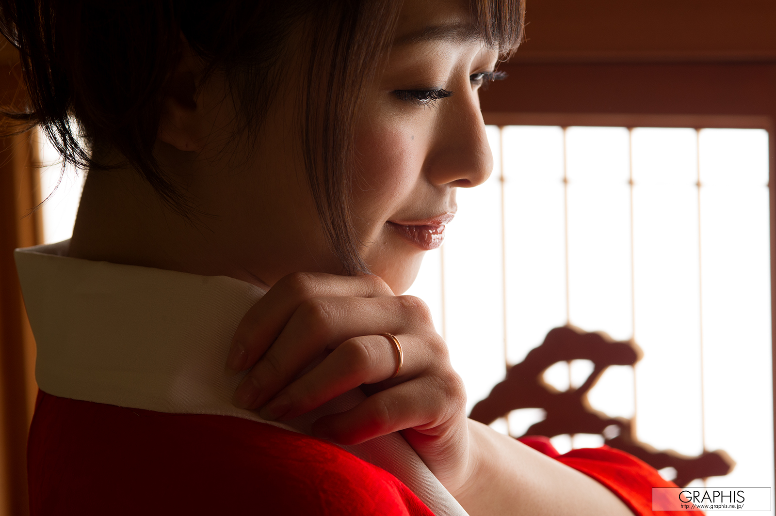 marina-shiraishi-red-kimono-boobs-naked-asian-graphis-03
