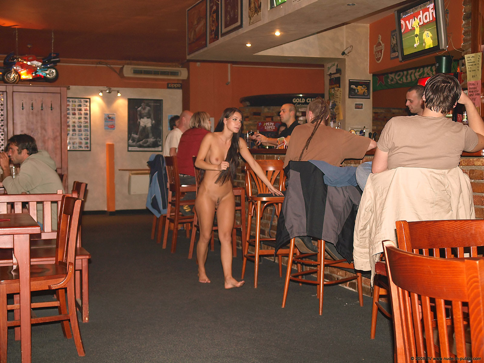 melisa-pub-beer-bar-girl-nude-in-public-87