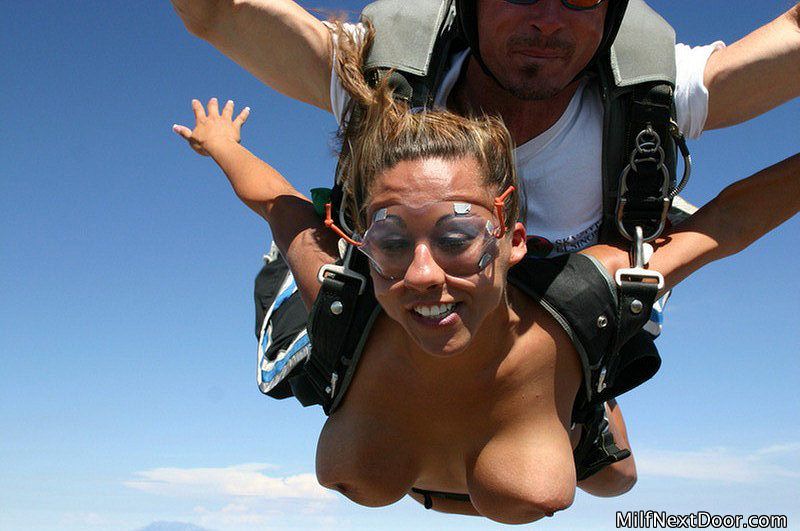 naked-skydiving-24
