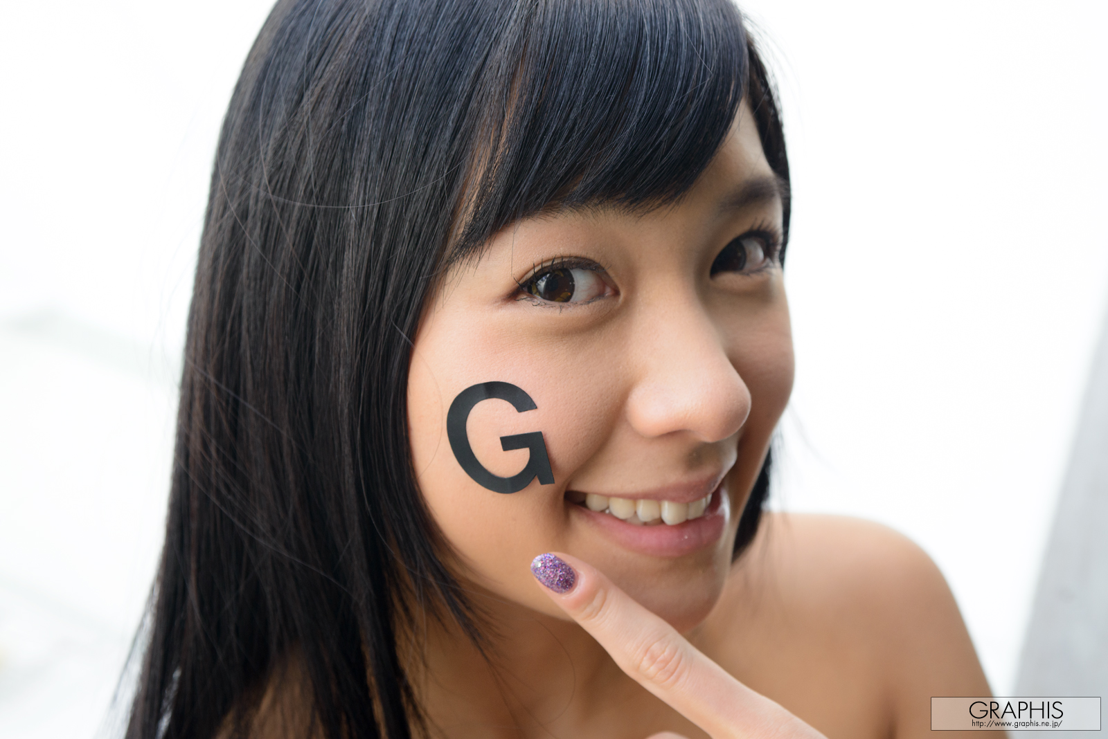 nana-ogura-lina-kato-kana-tsuruta-nude-graphis-girls-2012-03