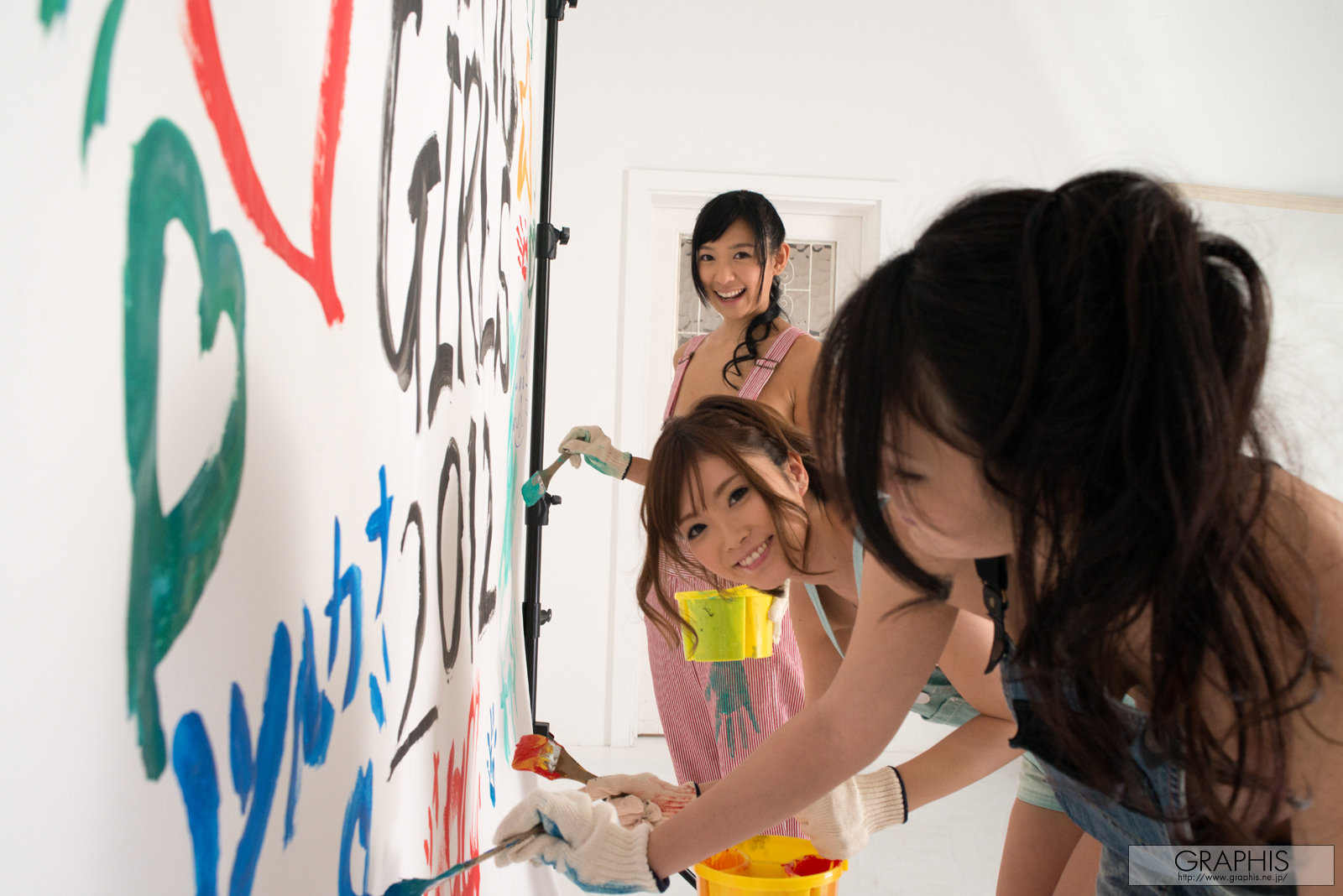 nana-ogura-lina-kato-kana-tsuruta-nude-graphis-girls-2012-29