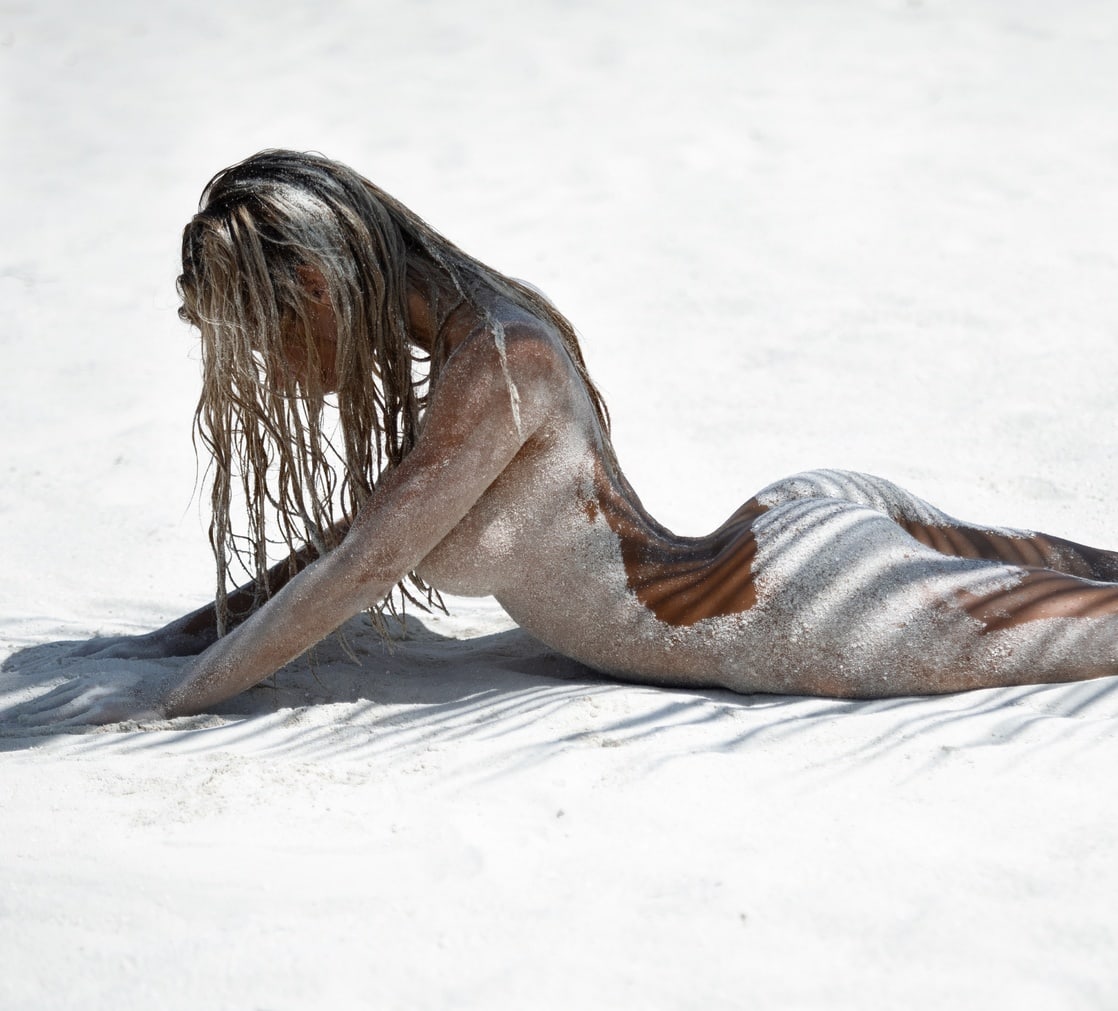 natalee-blonde-maldivian-beach-boobs-naked-photo-alexander mavrin-31