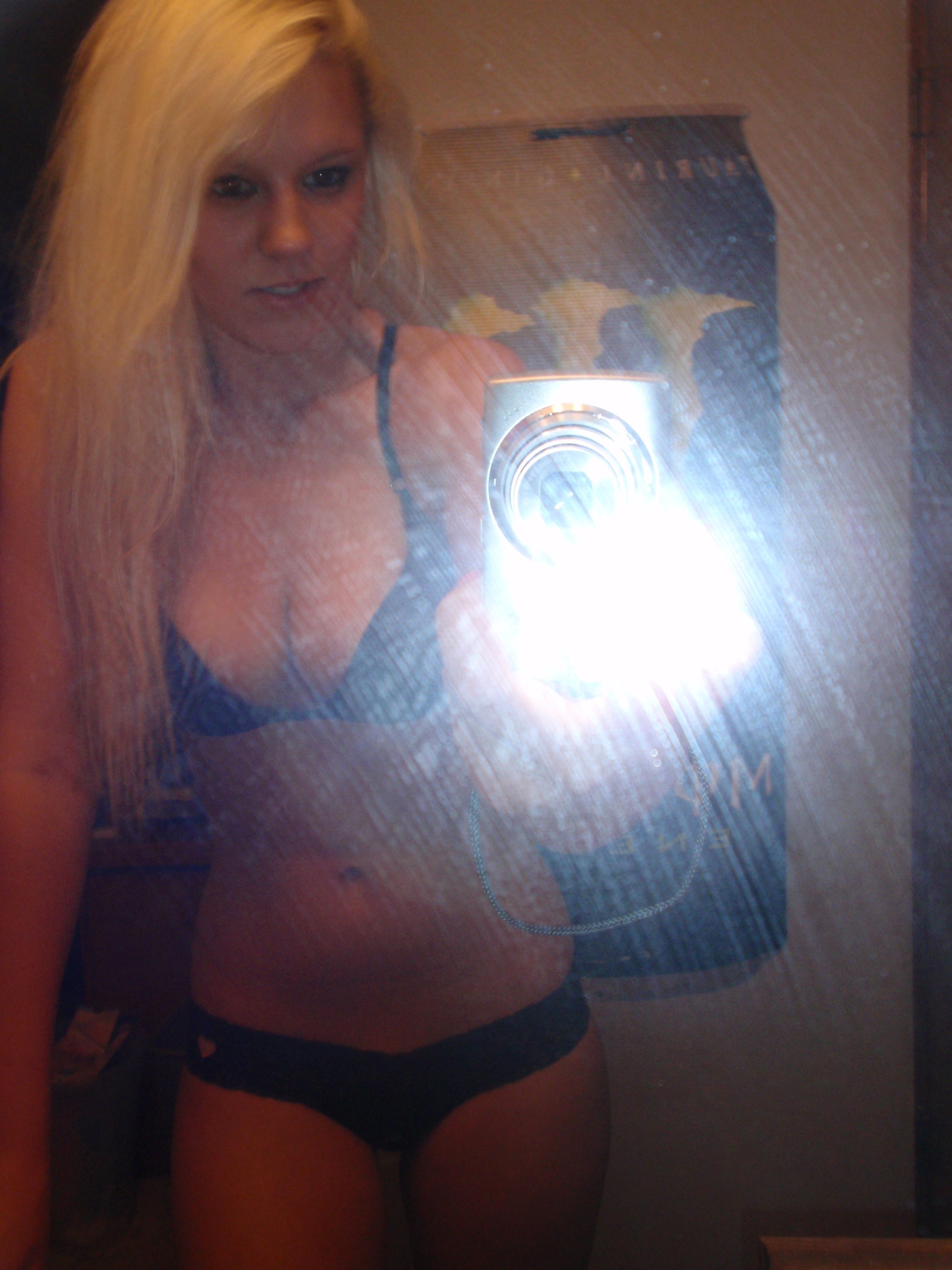 young-blonde-naked-selfie-mirror-naughty-amateur-girl-02