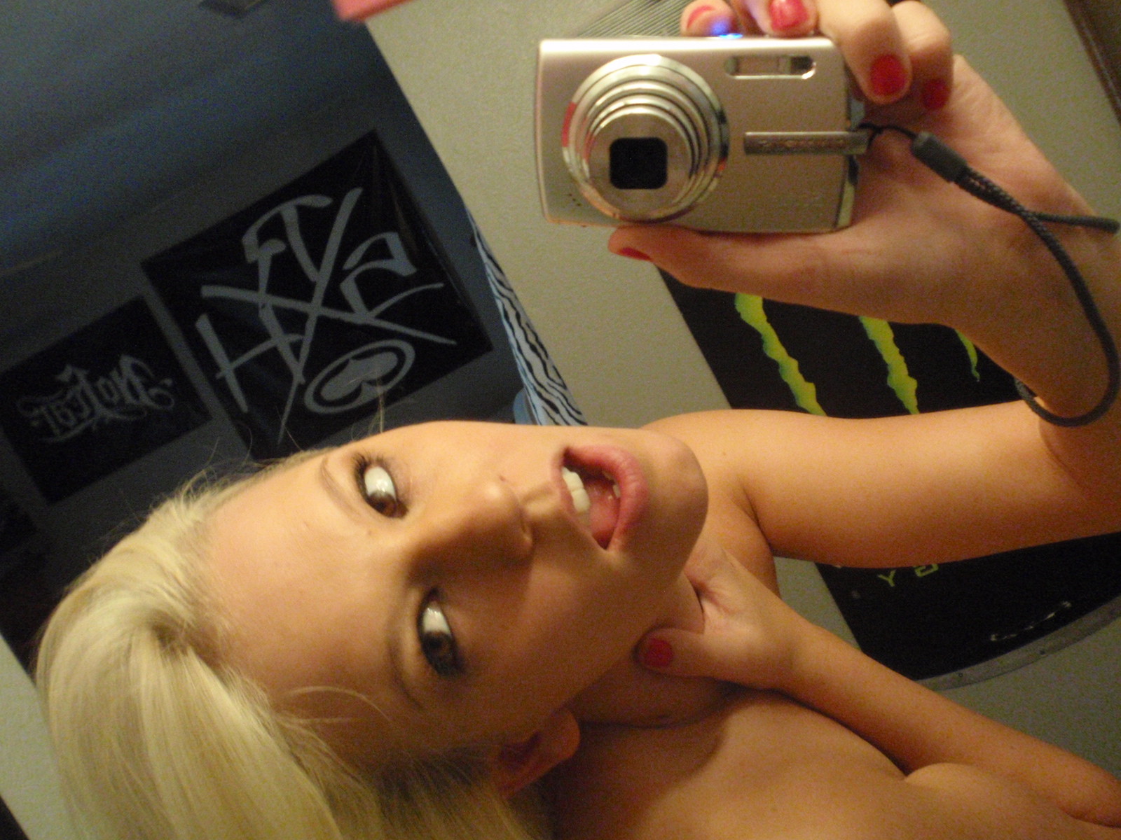 young-blonde-naked-selfie-mirror-naughty-amateur-girl-25