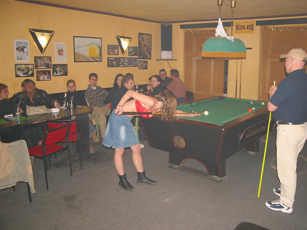 veronika-r-nude-in-billiard-club-flash-public-19