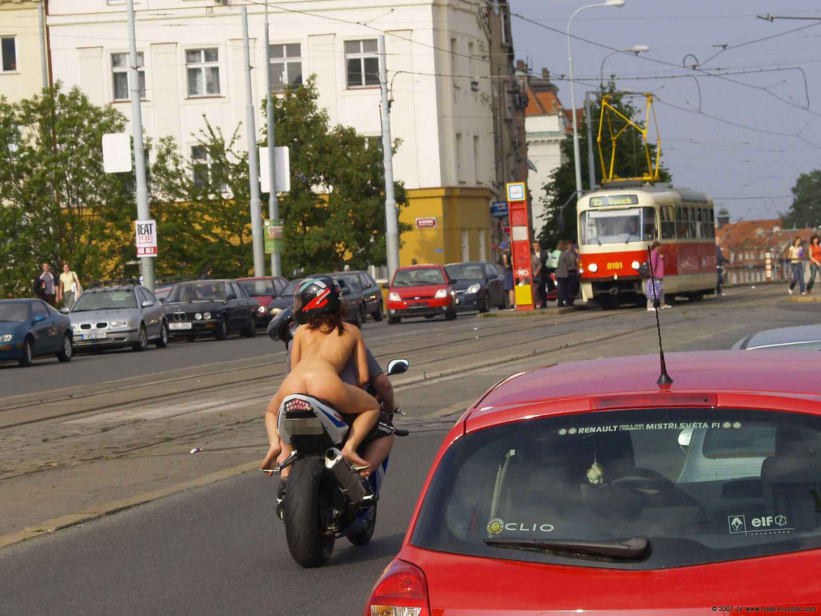 alane-e-motorbike-nude-in-public-20