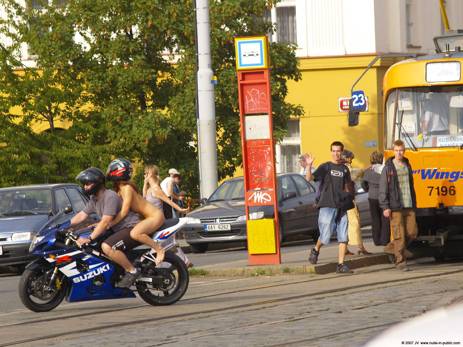 alane-e-motorbike-nude-in-public-28
