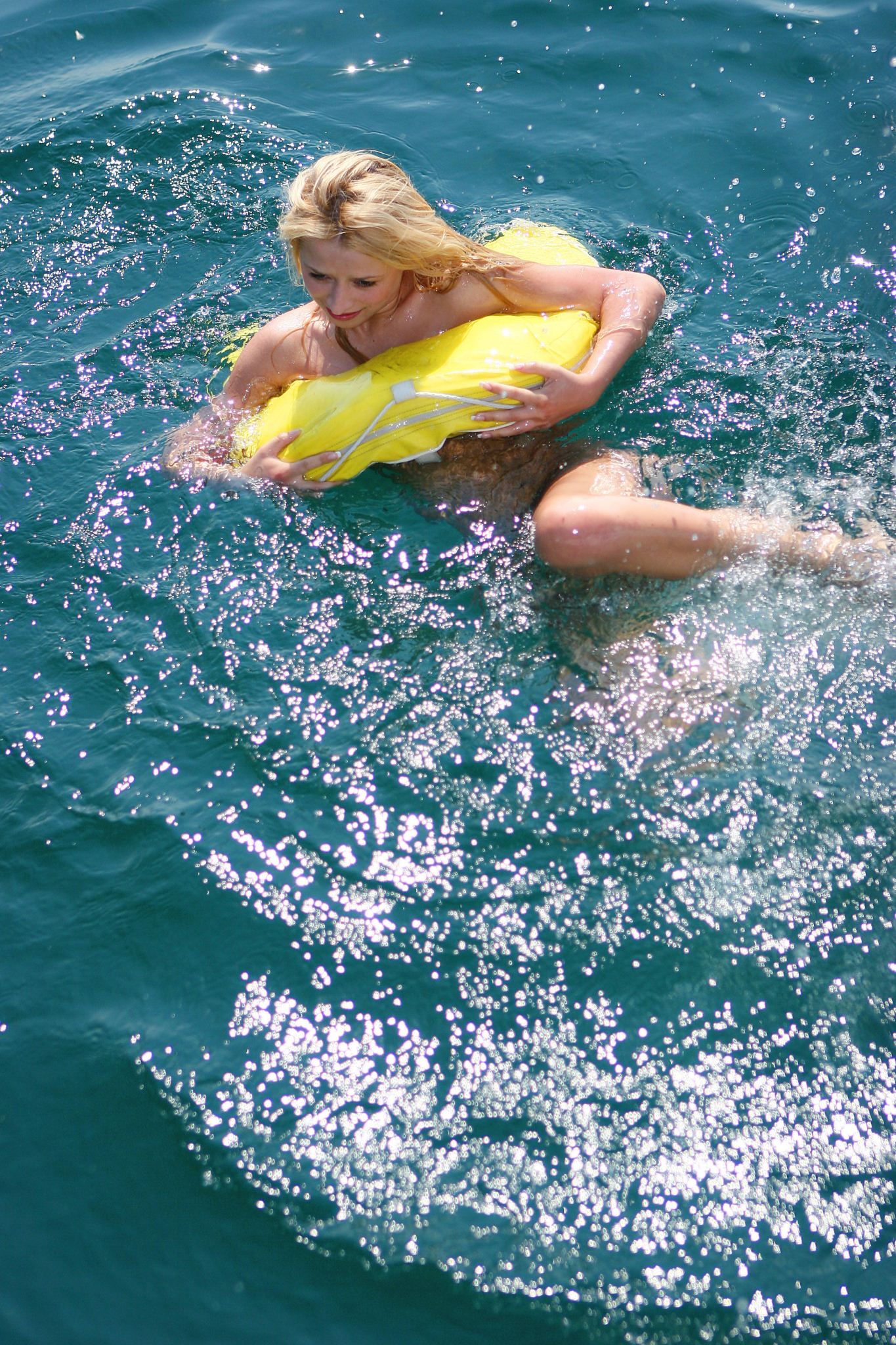 olga-oxana-perfect-twins-blonde-naked-yacht-metart-39