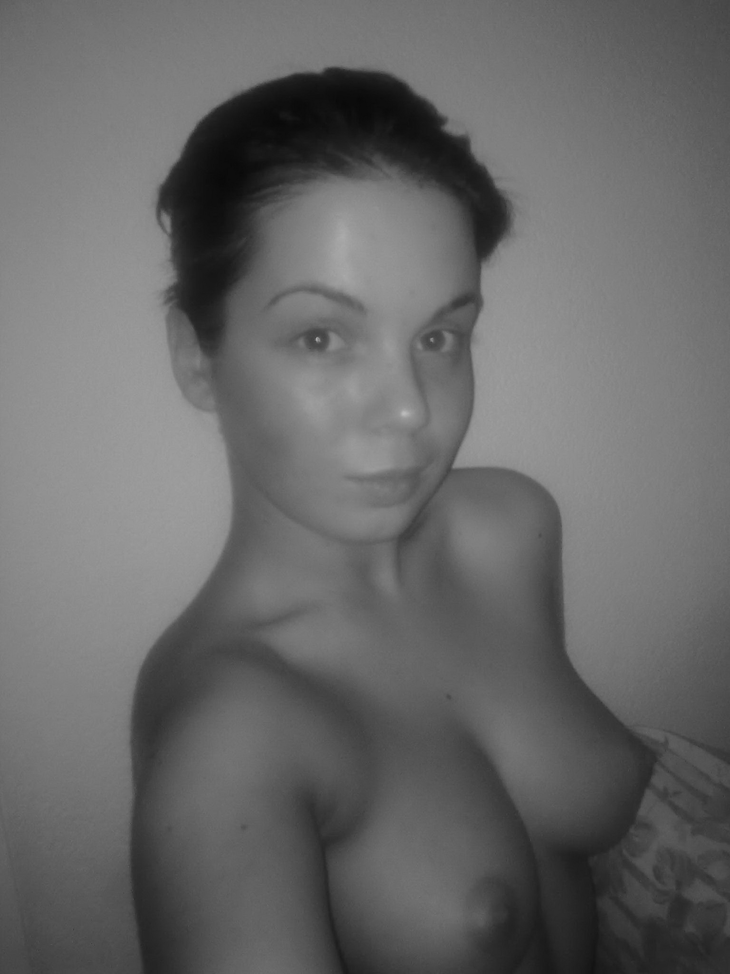 beautiful-brunette-nude-amateur-37