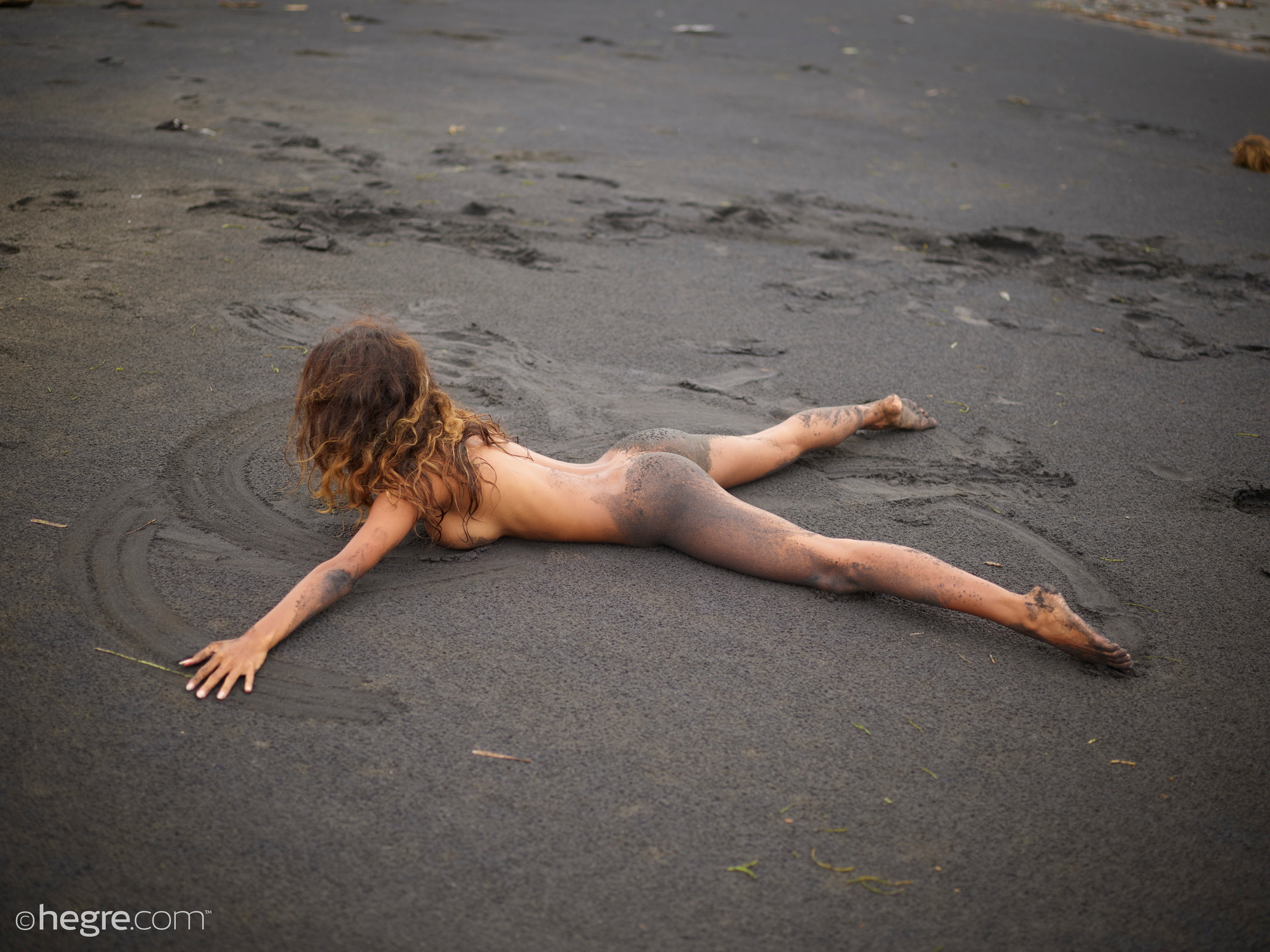 putri-naked-boobs-seaside-beach-hegre-art-11