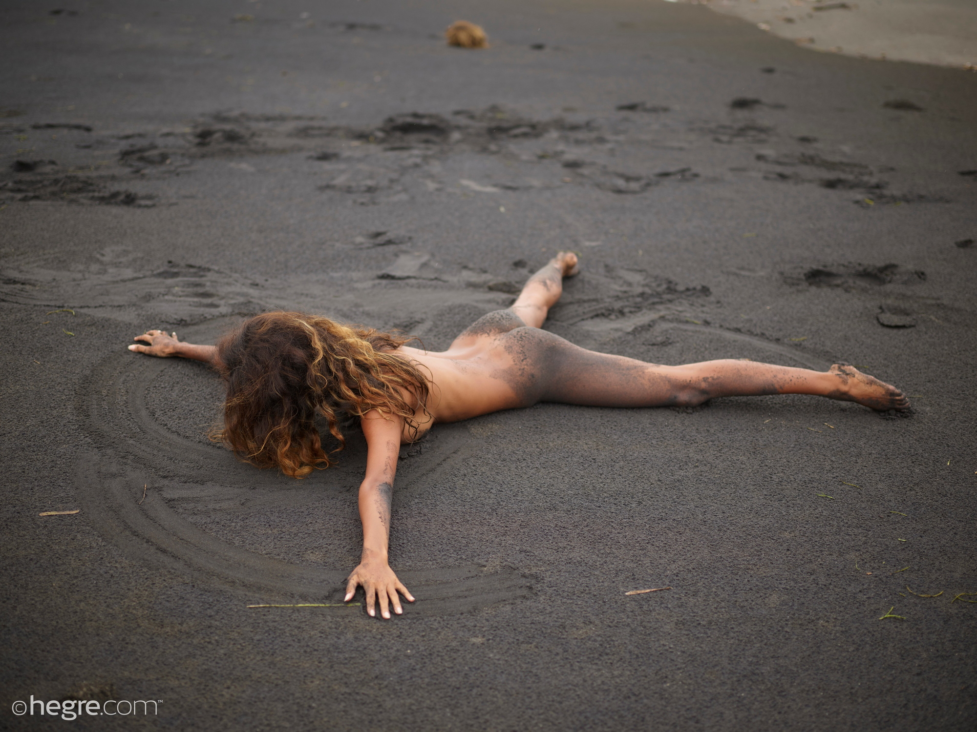 putri-naked-boobs-seaside-beach-hegre-art-12