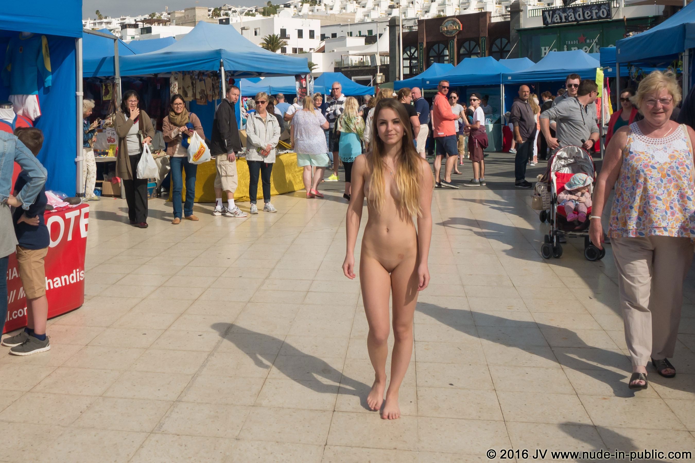 sarka-seaside-spain-young-girl-nude-in-public-56