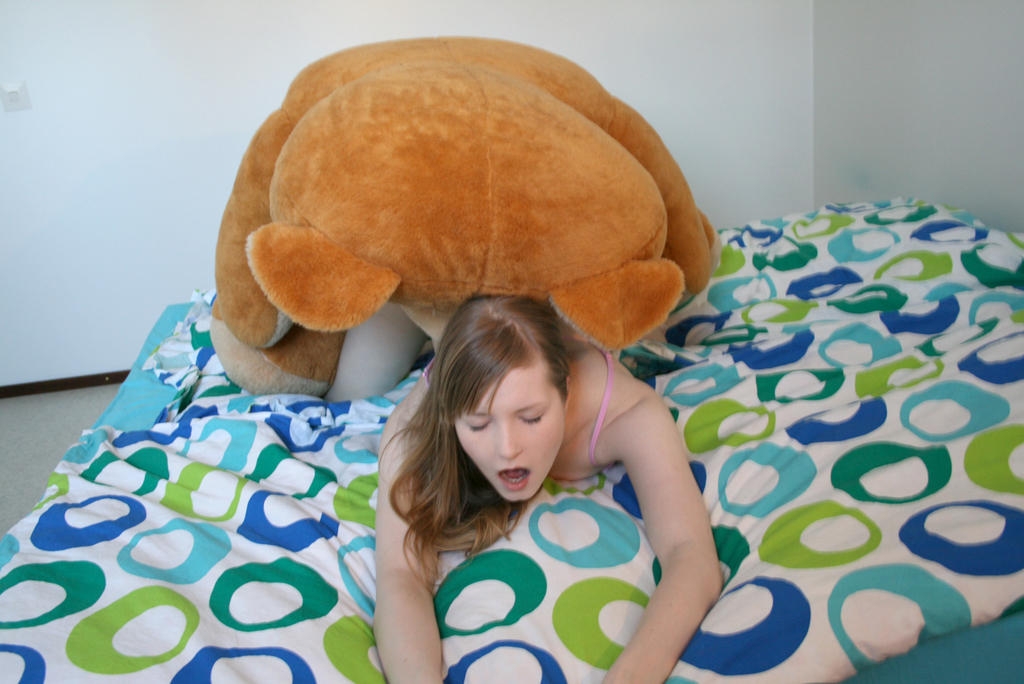 anna-sucks-teddy-bear-teen-nude-sex-18