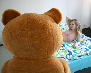 anna-sucks-teddy-bear-teen-nude-sex