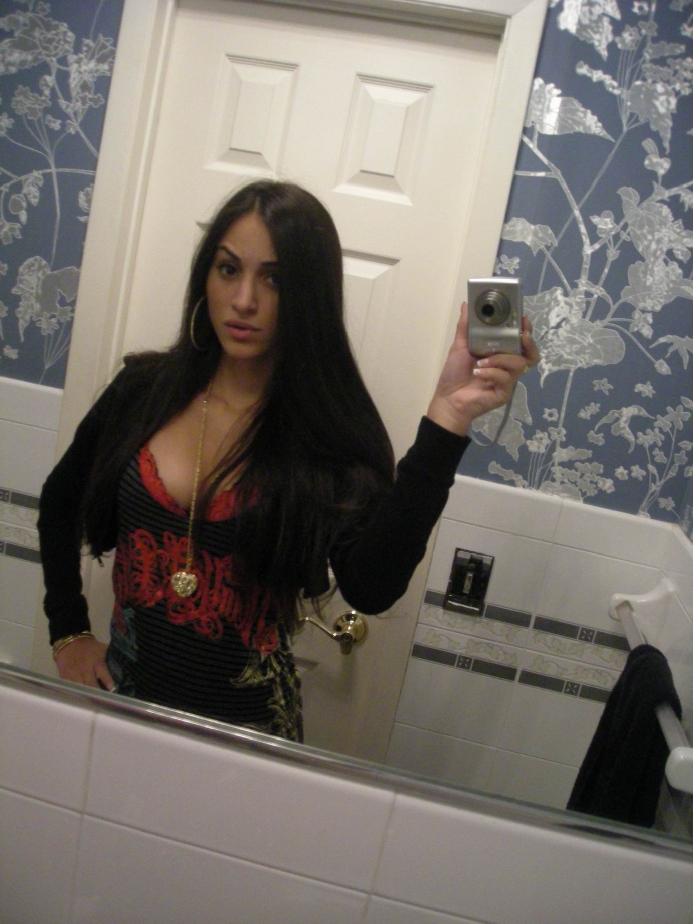 long-hair-amateur-brunette-selfshot-nude-mirror-bathroom-29