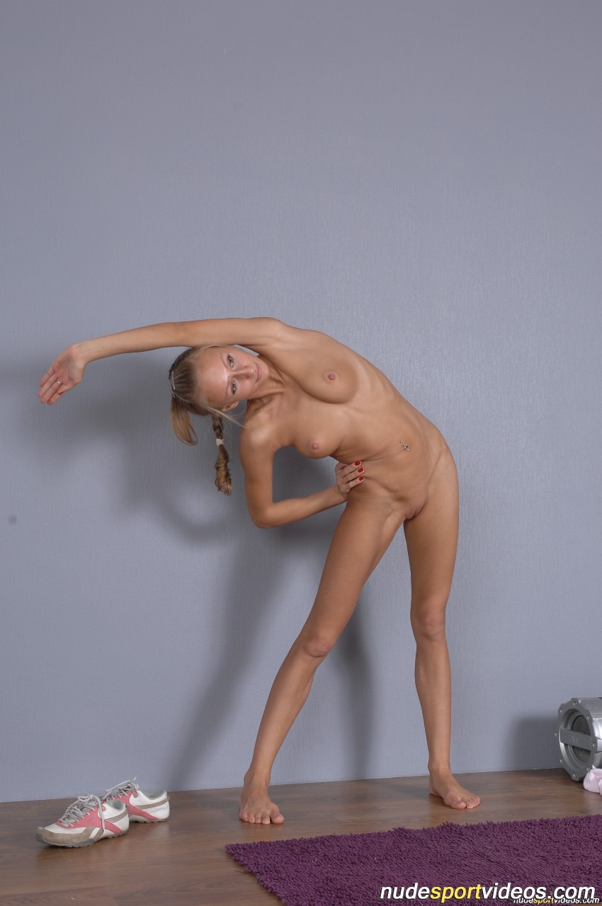 skinny-blonde-nude-yoga-nudesportvideos-01
