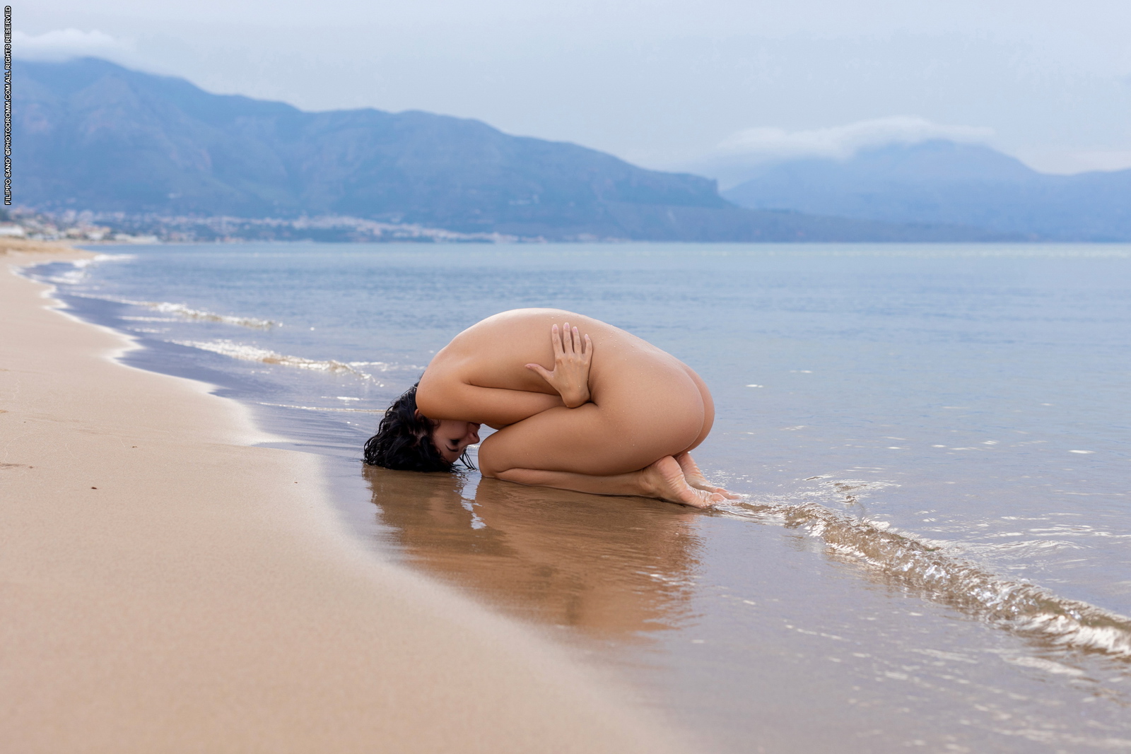 nadine-seaside-tits-brunette-beach-nude-photodromm-32