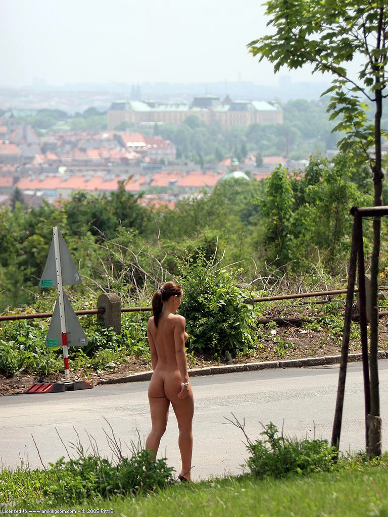 zuzana-naked-on-streets-public-nudism-amkingdom-72