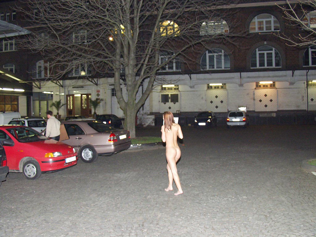 susana-spears-naked-night-club-party-public-walk-23