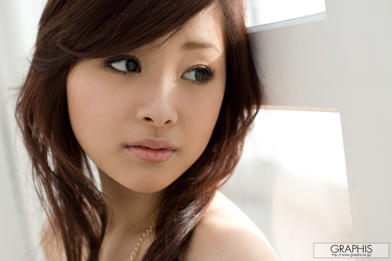 suzuka-ishikawa-japanese-nude-white-dress-graphis-09