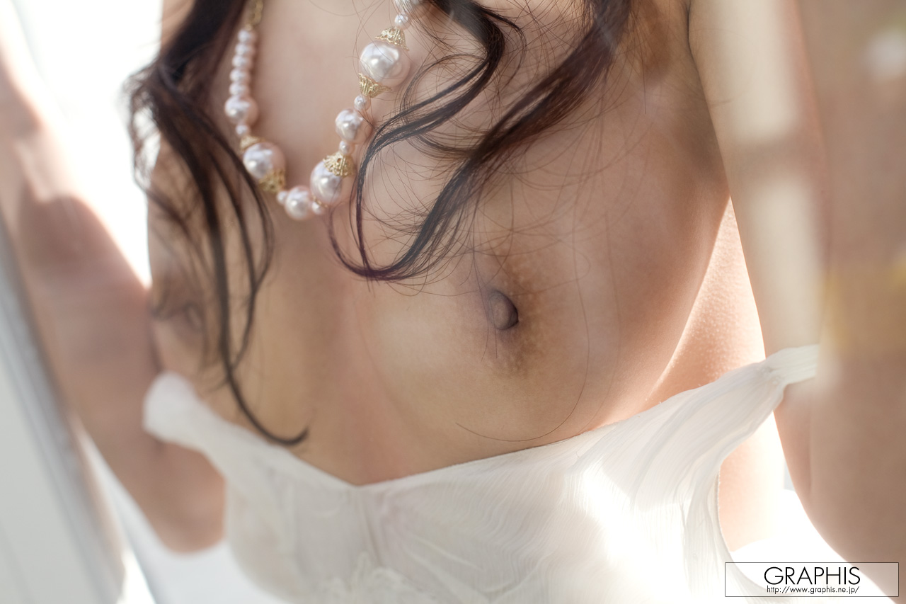 suzuka-ishikawa-japanese-nude-white-dress-graphis-11