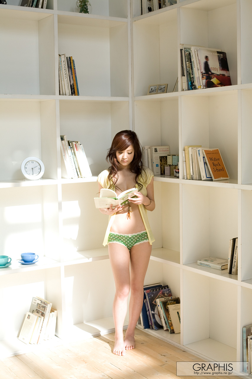 suzuka-ishikawa-naked-japanese-green-panties-graphis-01