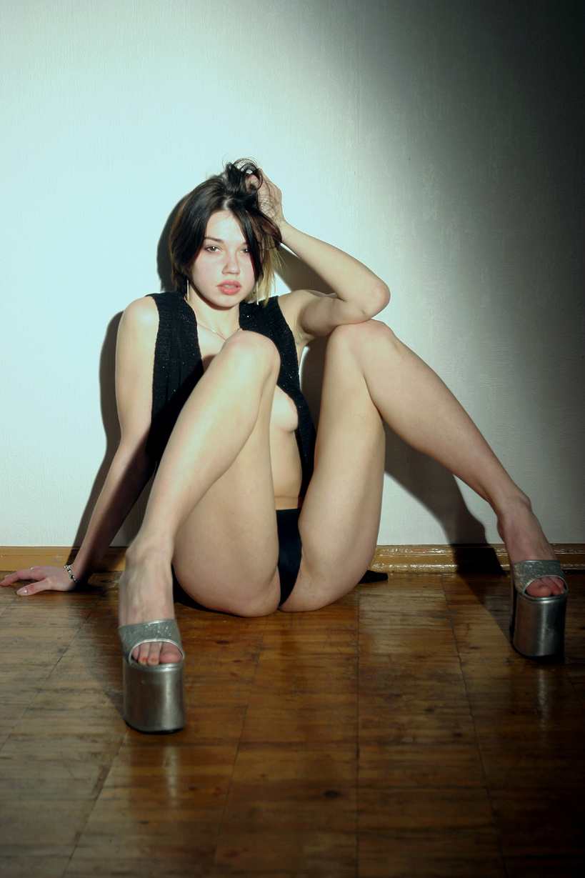 svetlana-naked-model-erotic-tits-by-michael-dowson-87