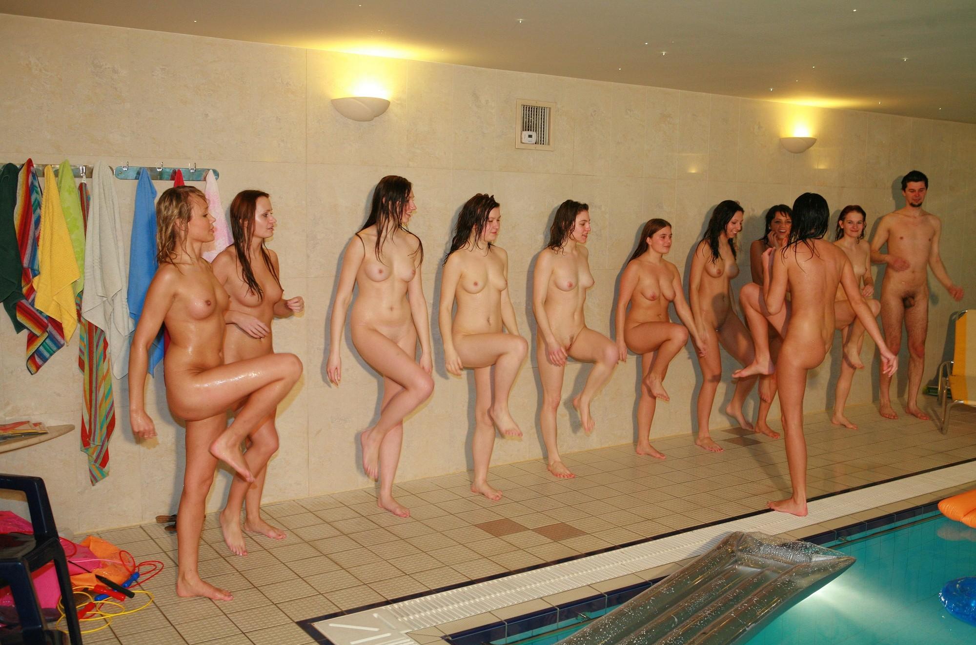 ten-girls-&-one-guy-sauna-40
