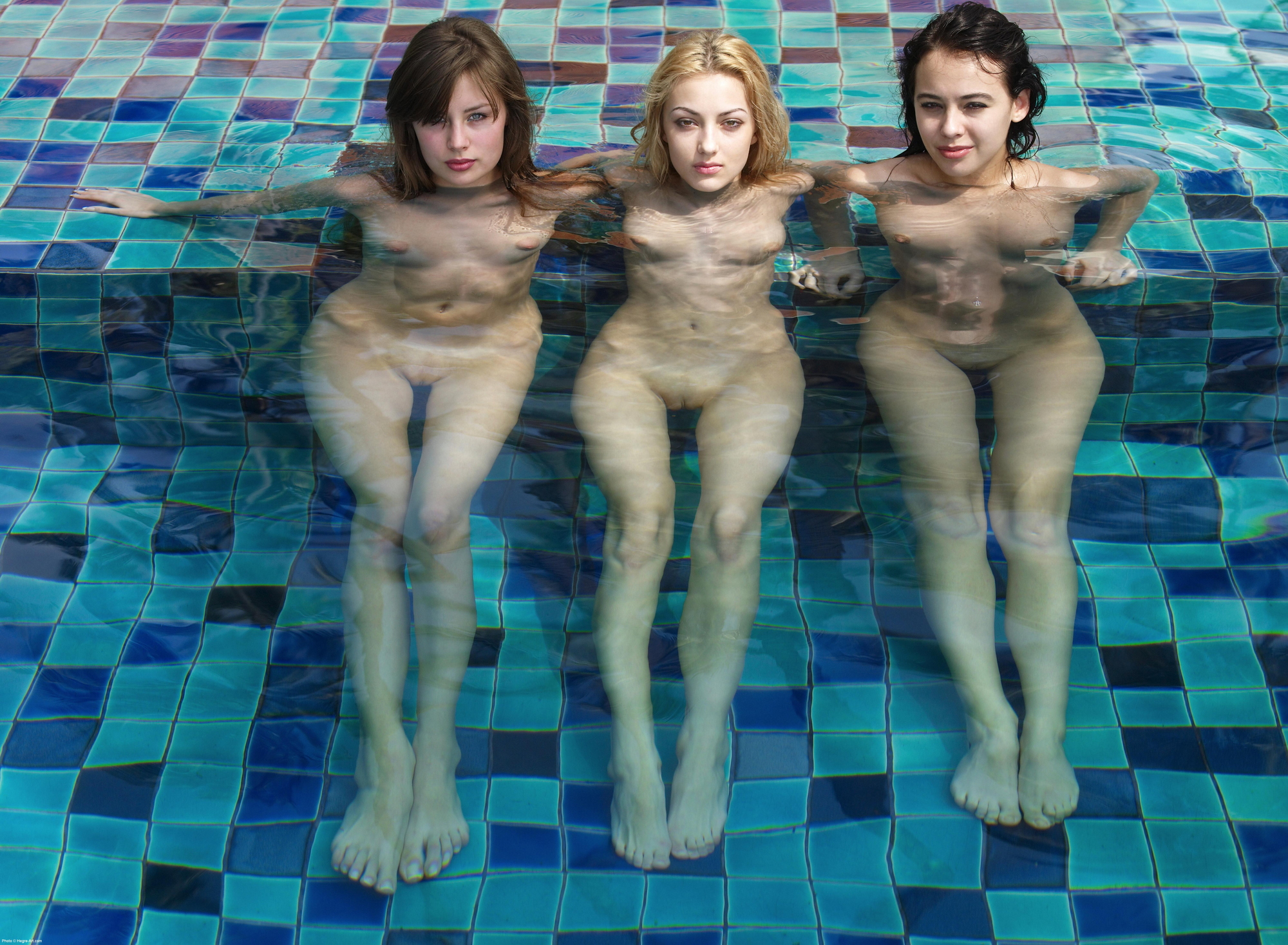 https://redbust.com/stuff/three-girls-in-the-pool-vol-4-angelica-paulina-anna/anna-s-angelica-paulina-aqua-three-nude-girls-pool-hegreart-21.jpg