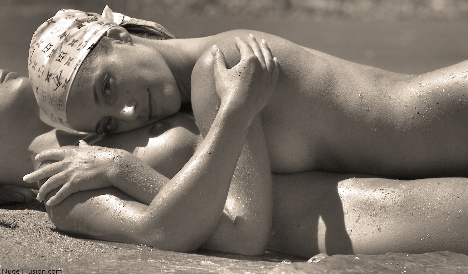 two-amateur-girls-naked-beach-black-white-photos-17