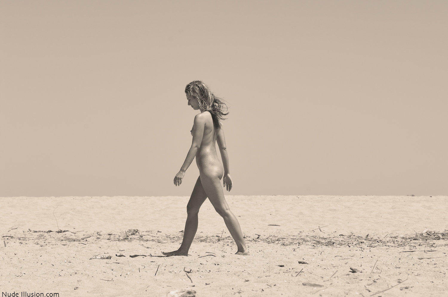 two-amateur-girls-naked-beach-black-white-photos-27