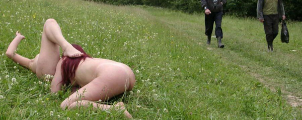 lesbian-outdoor-nude-public-green-grass-mini