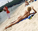 two_girls_on_beach4