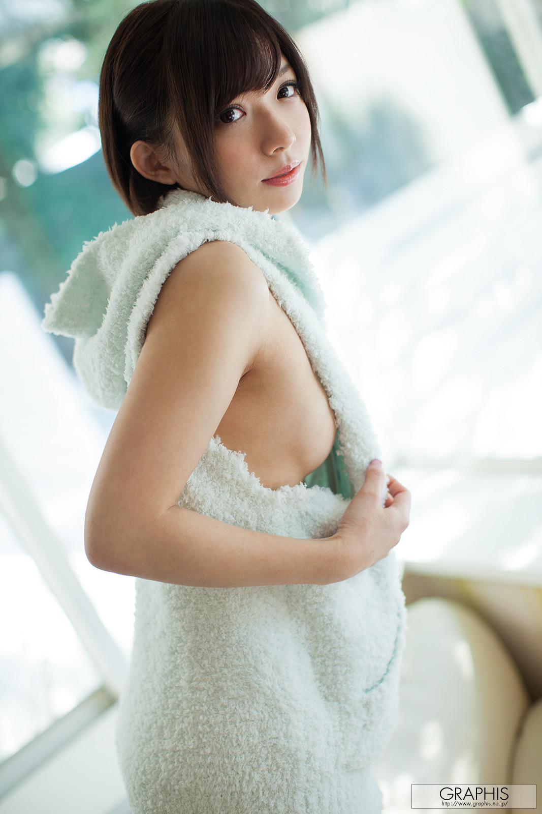 urumi-narumi-asian-sleeveless-hoodie-naked-graphis-04