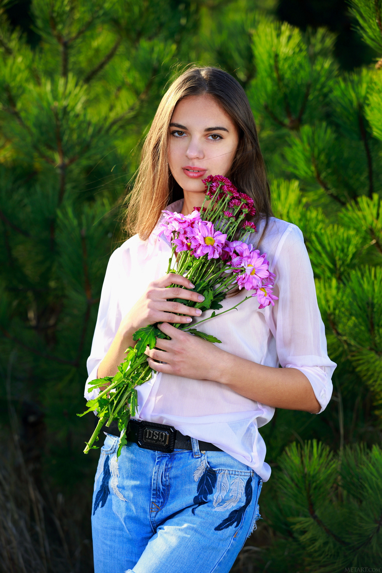 valencia-casual-outdoors-jeans-woods-naked-flowers-metart-02