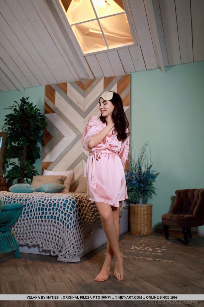 velana-pink-nightgown-naked-boobs-metart-01