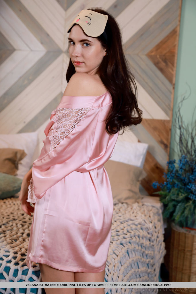 velana-pink-nightgown-naked-boobs-metart-03