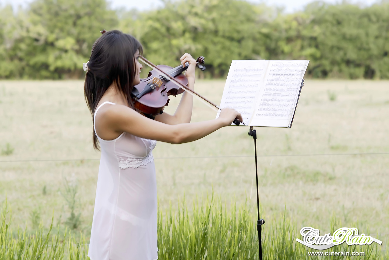 cute-rain-naked-boobs-violin-meadow-brunette-young-01