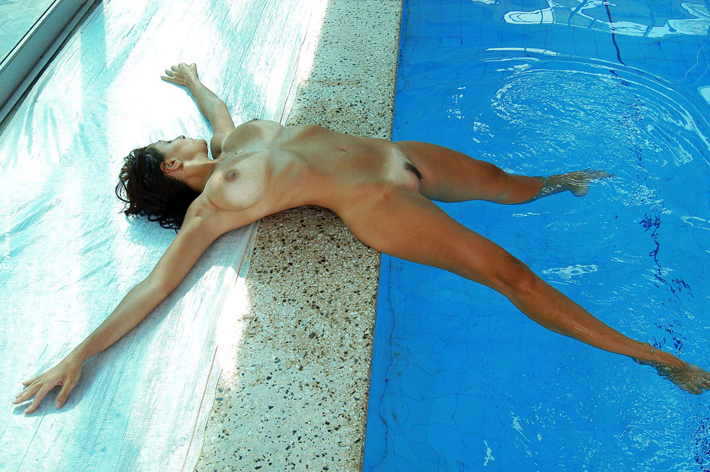 gretta-boobs-pool-tan-lines-naked-walterbosque-17