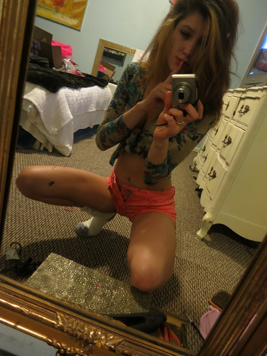 young-amateur-girl-sefie-nude-mirror-smoking-weed-29