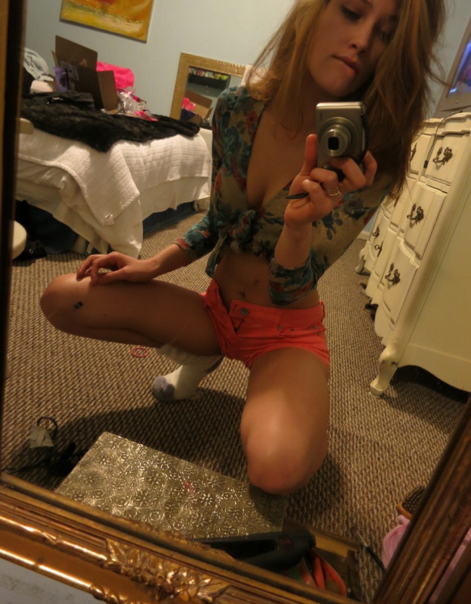 young-amateur-girl-sefie-nude-mirror-smoking-weed-30