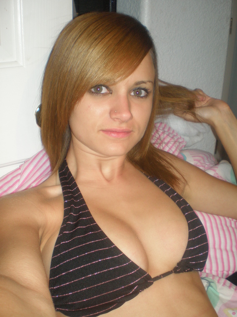 young-amateur-girl-Selfie-at-home-boobs-03