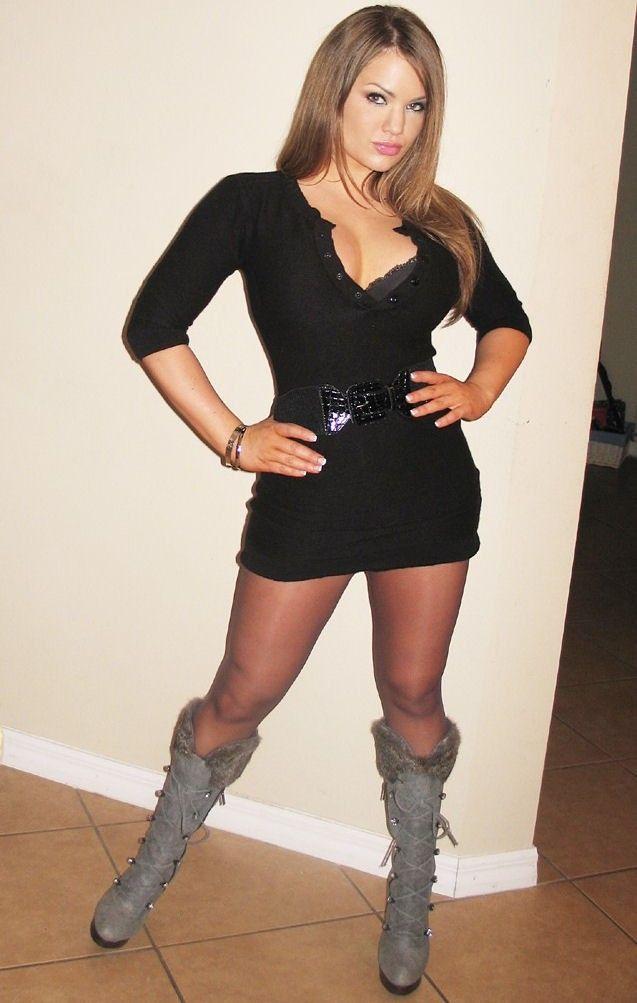 Hot chick in pantyhose