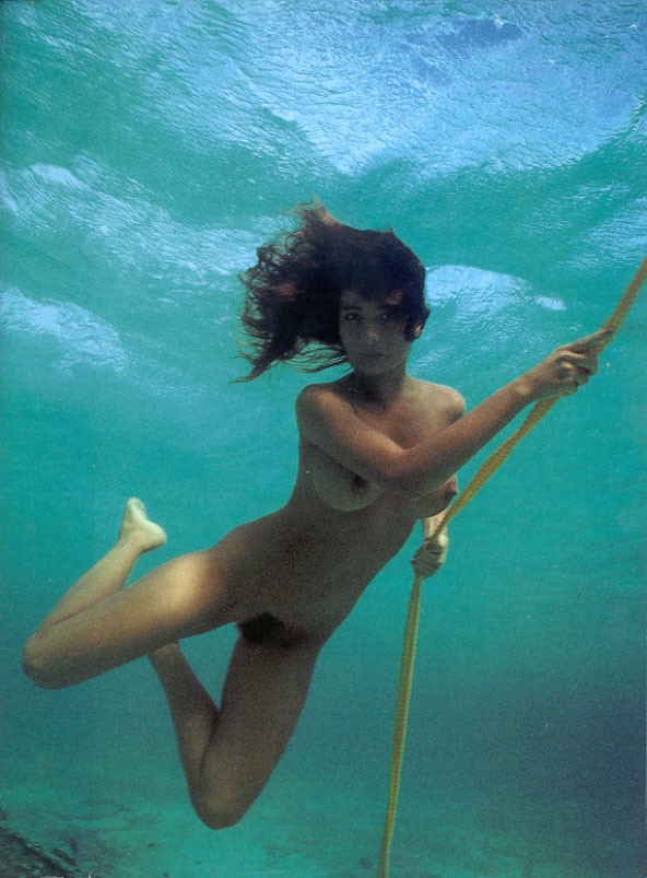 Nude under water