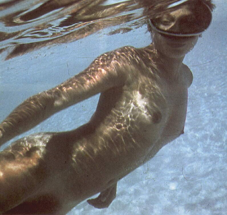 Nude under water