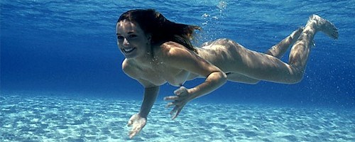 Nude under water