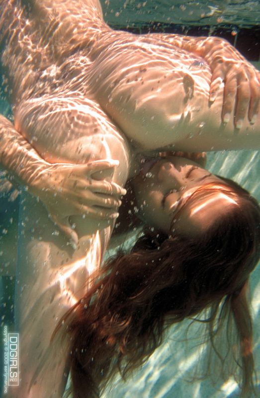 Under water love